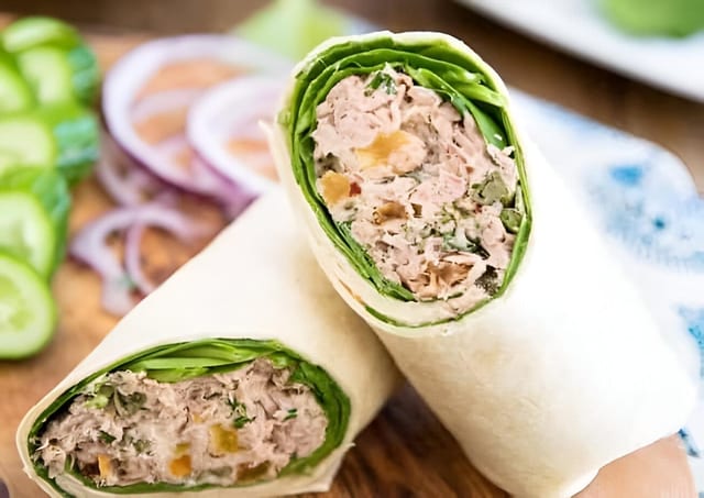Tuna roll.