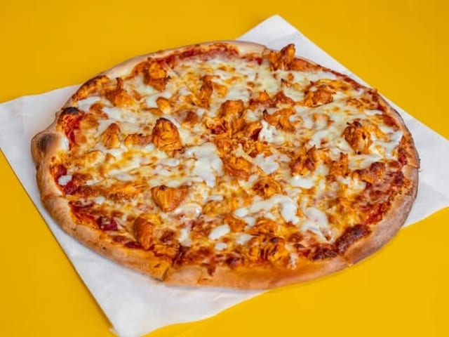 Alfredo supreme pizza large.